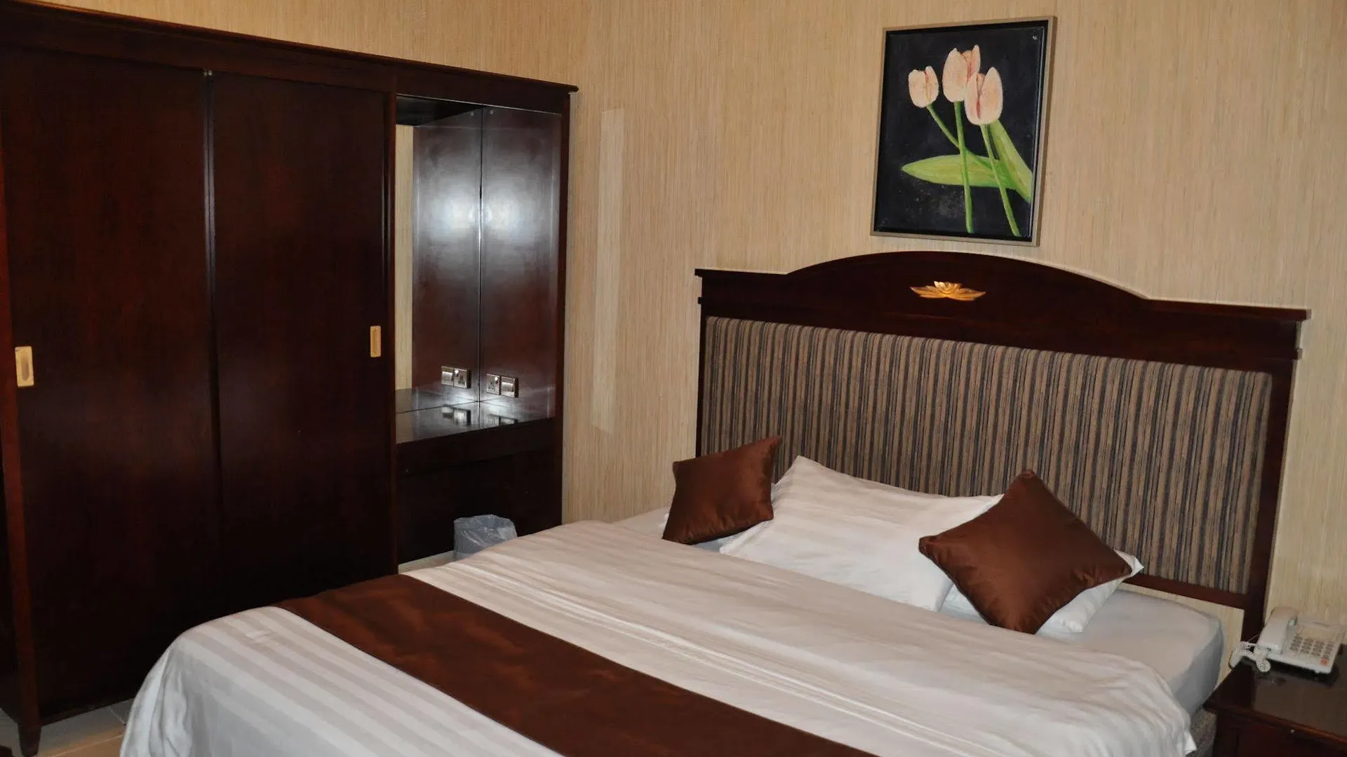 Pan Gulf Hotel Suites Schardscha