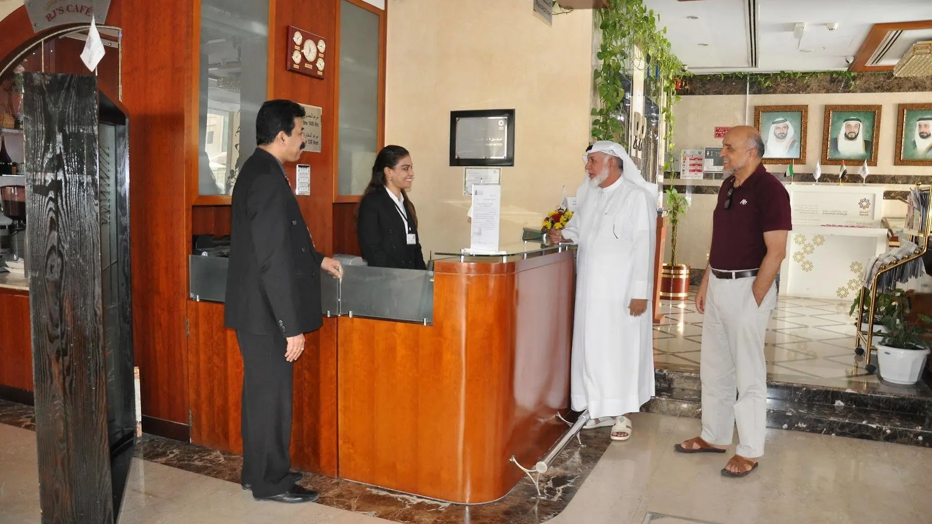 Pan Gulf Hotel Suites Schardscha