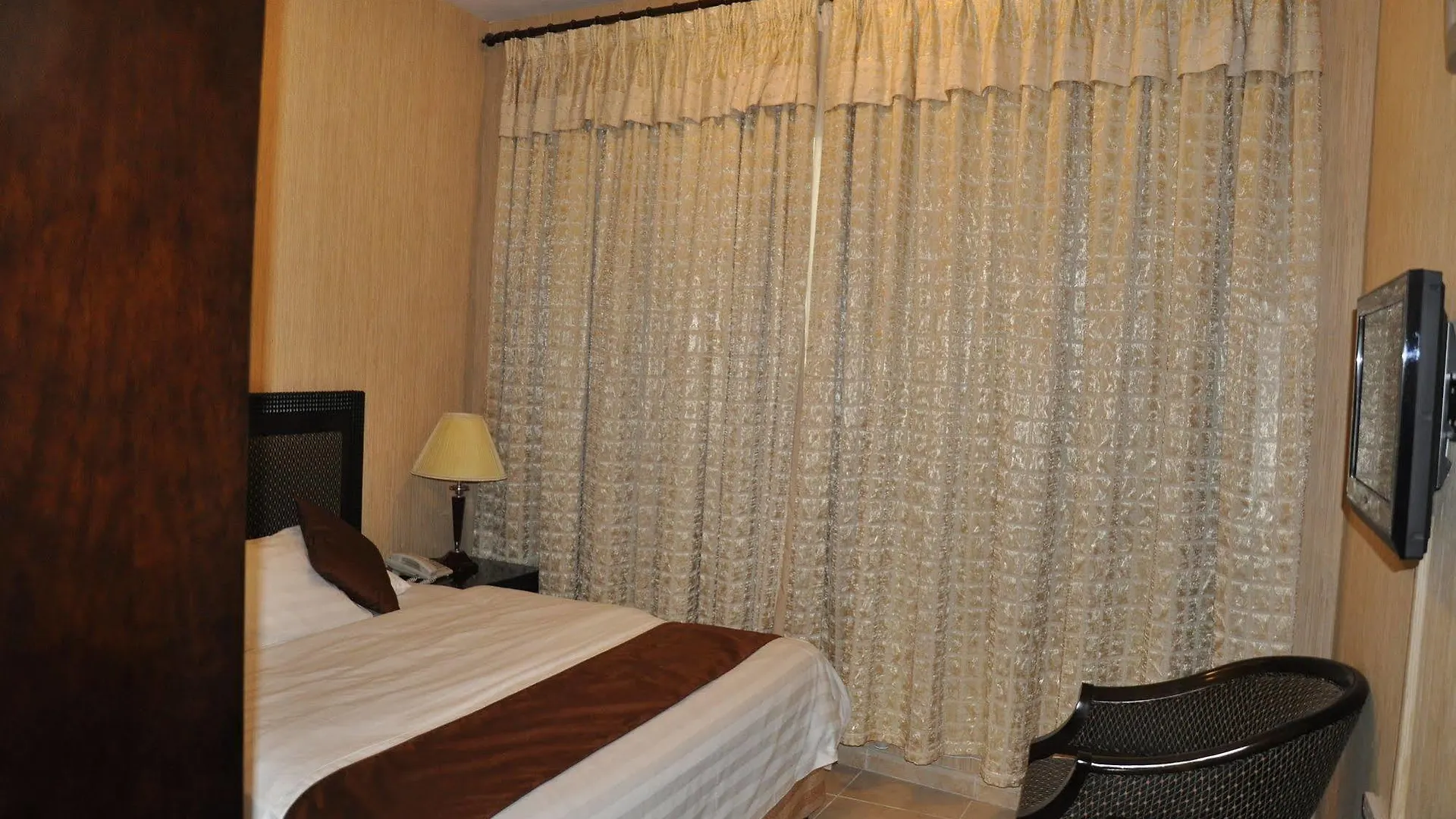 Pan Gulf Hotel Suites Schardscha