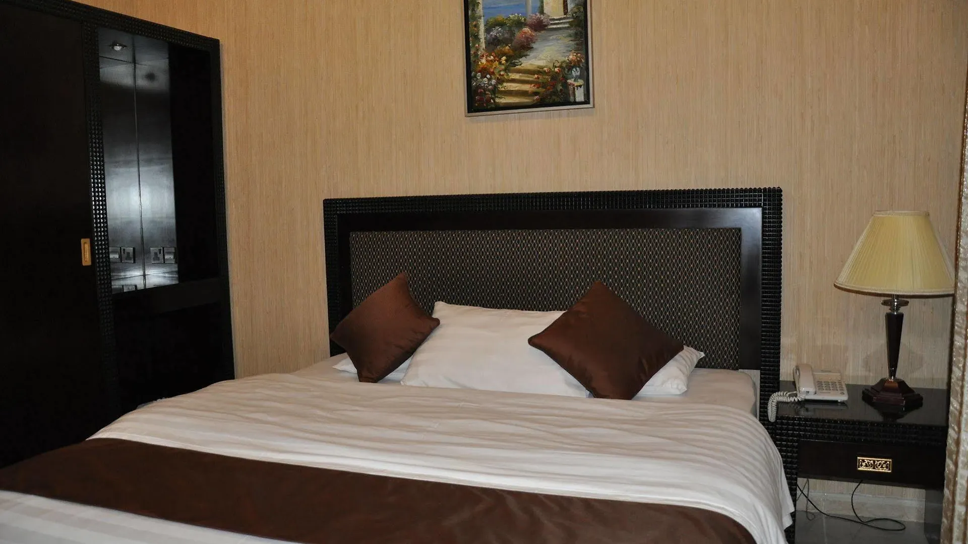 Pan Gulf Hotel Suites Schardscha